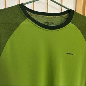 Patagonia Men's Two-Tone Green Long Sleeve Tee